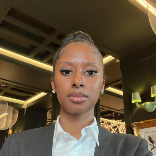 Babysitter in Sintra: Jacline