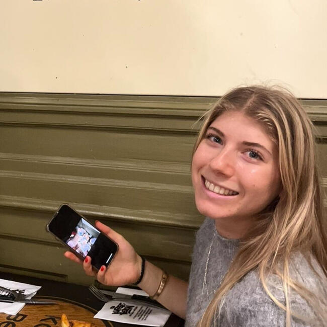 Babysitter in Toulon: Myrtille