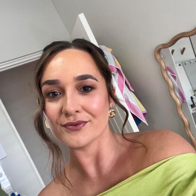 Babysitter in Auckland: Aishling