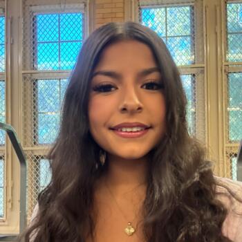 Babysitter Chicago: Hadassa