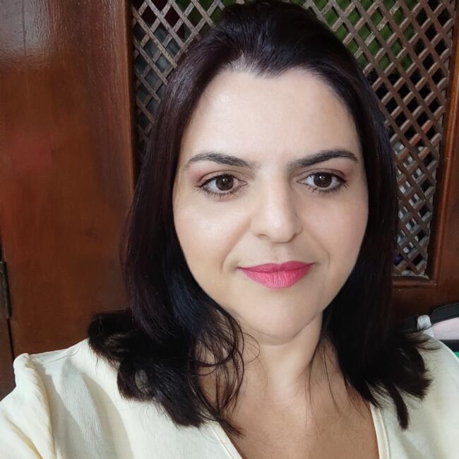 Babá em Itapema: Regislene