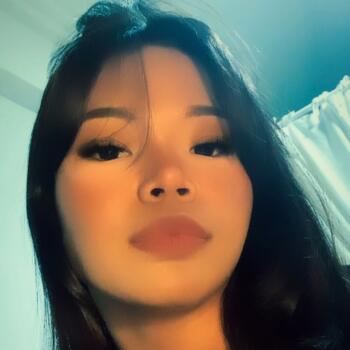 位于Singapore Island的临时保姆: Miss RiRi