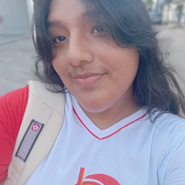 Babysitter in Santa Cruz: Esther