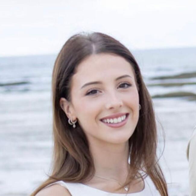 Babysitter in Auckland: Lucy