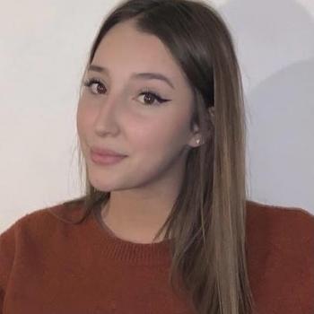Baby-sitter in Bougival: Adriana