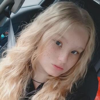 Babysitter in Stoke-on-Trent: Crystal