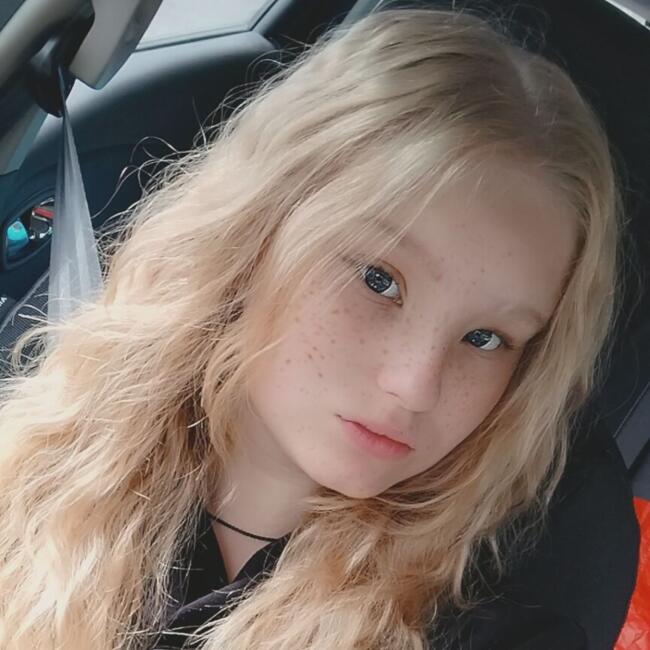 Babysitter in Stoke-on-Trent: Crystal