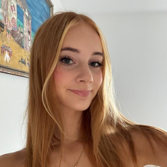 Babysitter in Sunshine Coast: Allegra