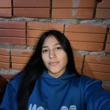 Babysitter in Capiatá: Nayeli