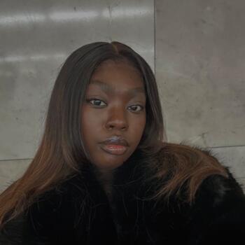 Babysitter in Noisy-le-Grand: Adja