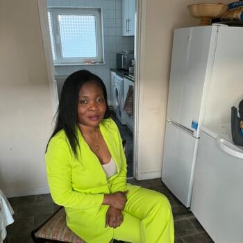 Babysitter in Bracknell: Tricia