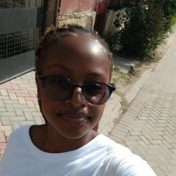Babysitter in Mombasa: Muthiani