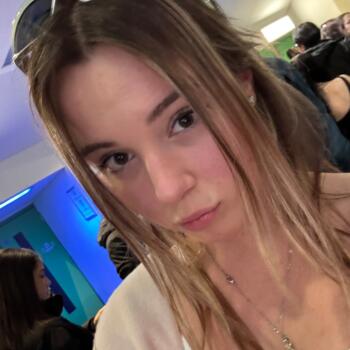 Babysitter in London: Val