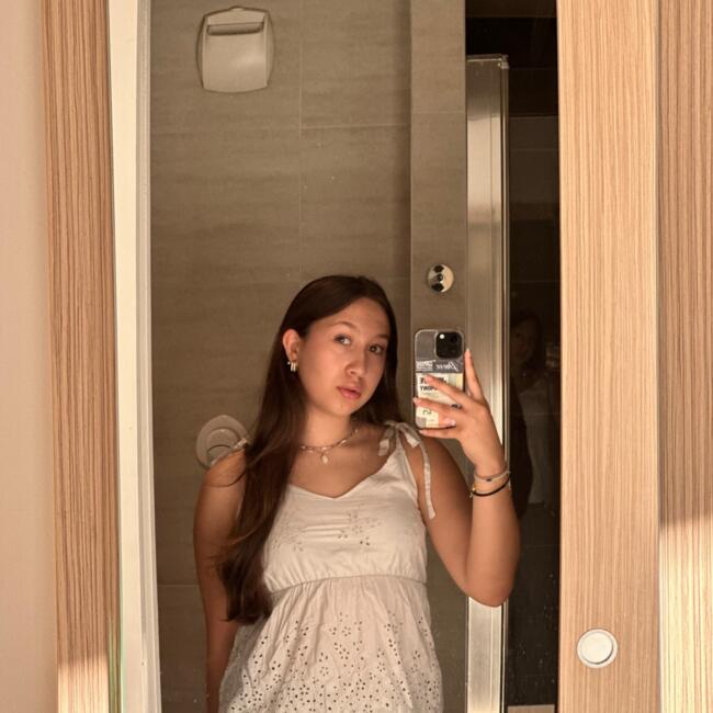 Babysitter in Pessac: Mahina