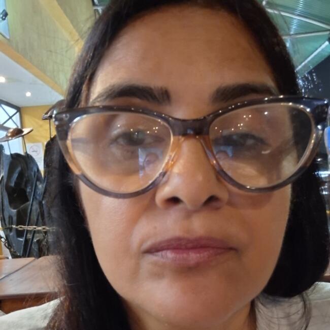 Babysitter in São Vicente: Suzi