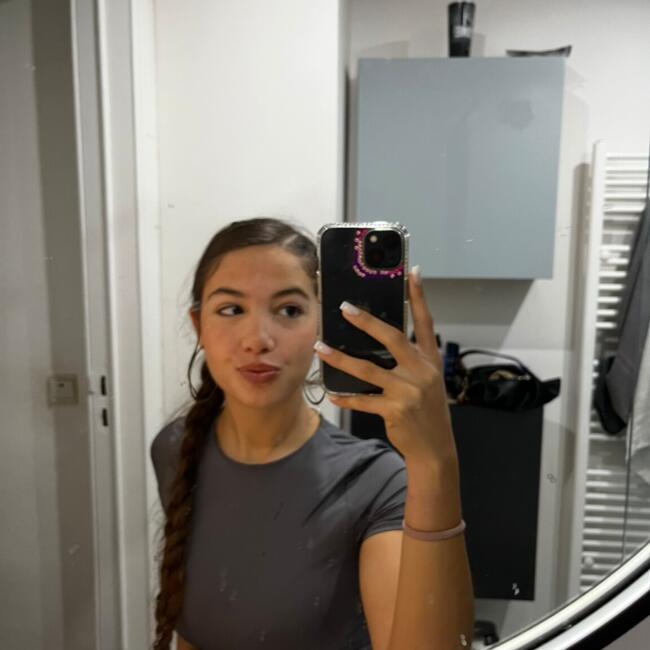 Babysitter in Forest: LUZ