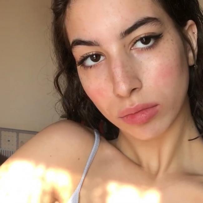 Baby-sitter in Marcq-en-Barœul: Inès