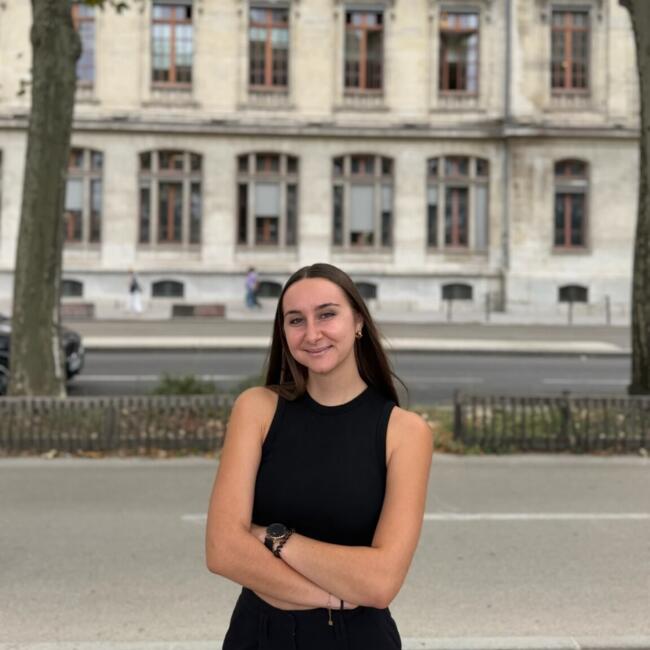 Babysitter in Lyon: Carla