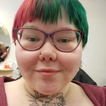 Babysitter in Kingston: Hayley