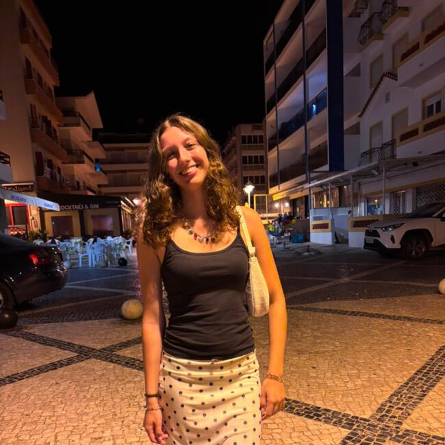 Babysitter in Fazendas de Almeirim: Letícia