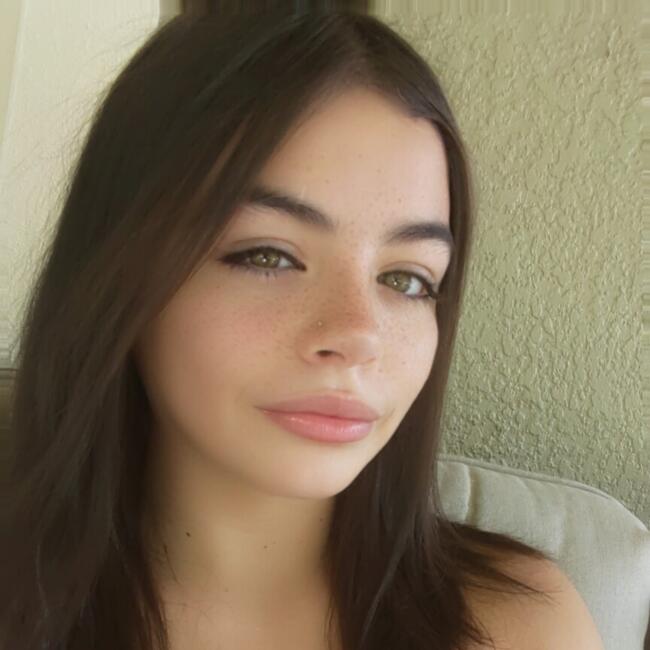 Babysitter in Orlando: Lauren