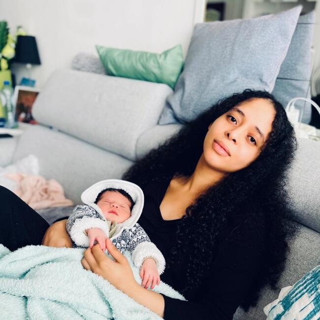 Babysitter in Seoul: 제일리