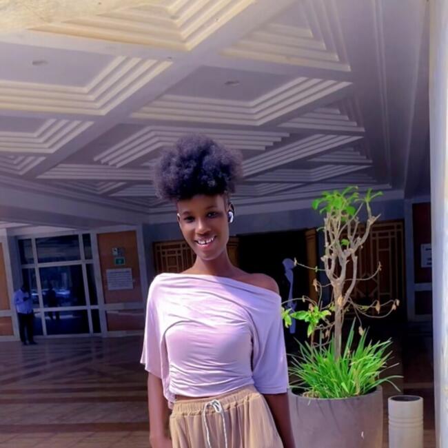 Nanny in Dakar: Adji