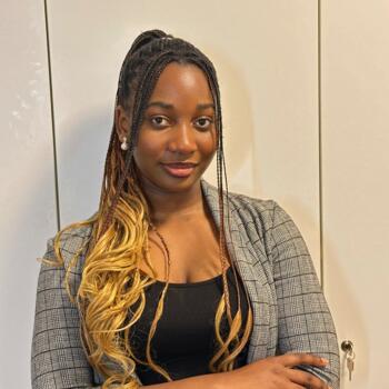 Babysitter Berlin: Divine