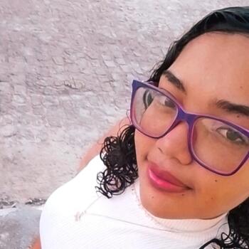 Babysitter in Recife: Faby