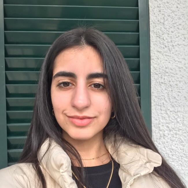 Babysitter στην περιοχή Σίντρα: Mariana