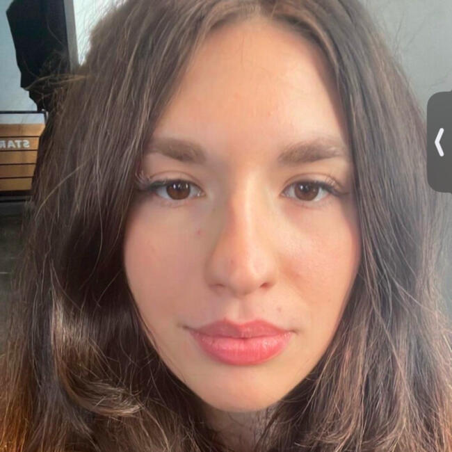 Babysitter in Versailles: Alicia
