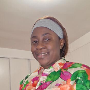 Baby-sitter Paris: Cécile Calette Elvira