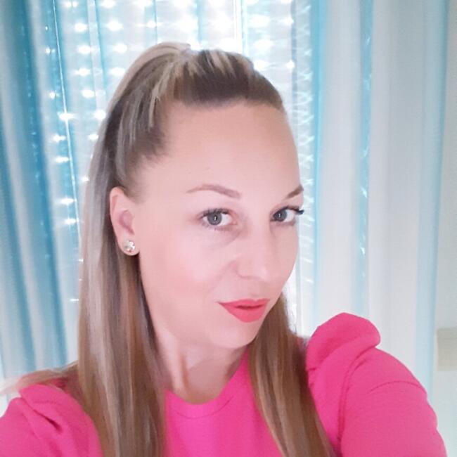 Babysitter in Larissa: Βίκυ