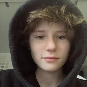 Babysitter in Weybridge: Casper