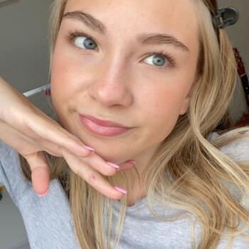 Babysitter in Made: Aimee