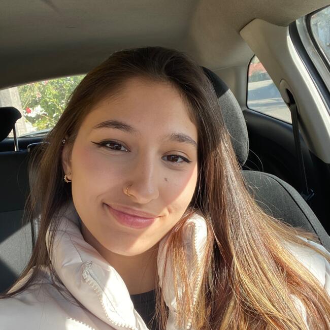 Babysitter em Coimbra: Camila