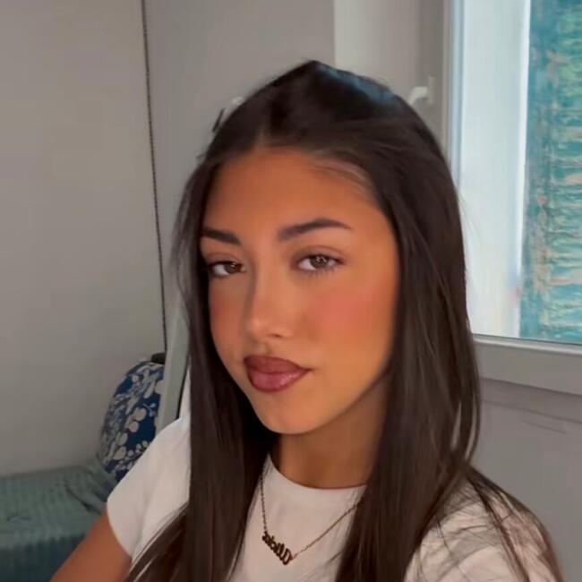 Babysitter in Marseille: Alicia