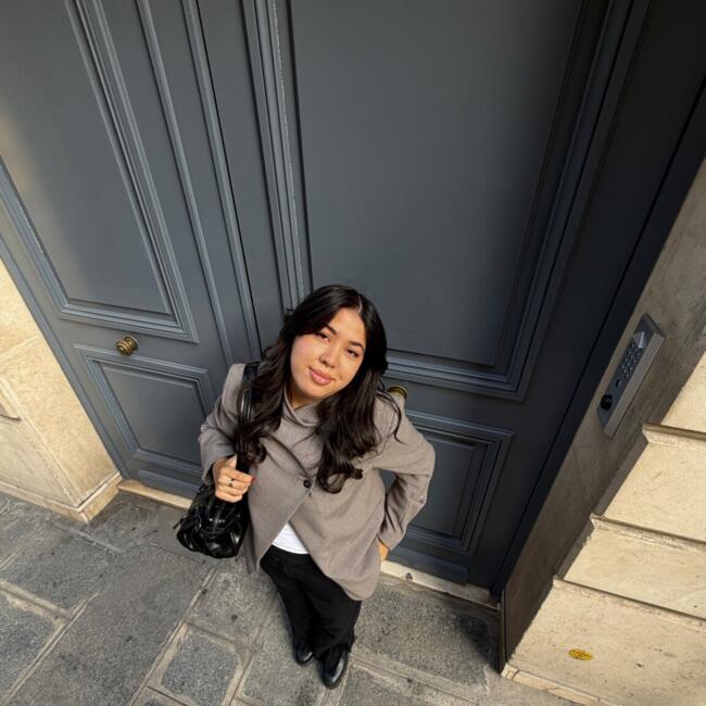 Babysitter in Paris: Baya