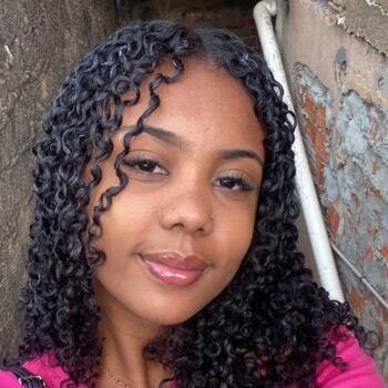 Babysitter in Salvador: Evelyn