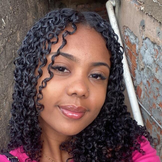 Babysitter in Salvador: Evelyn