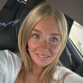 Babysitter in Gympie: Abby