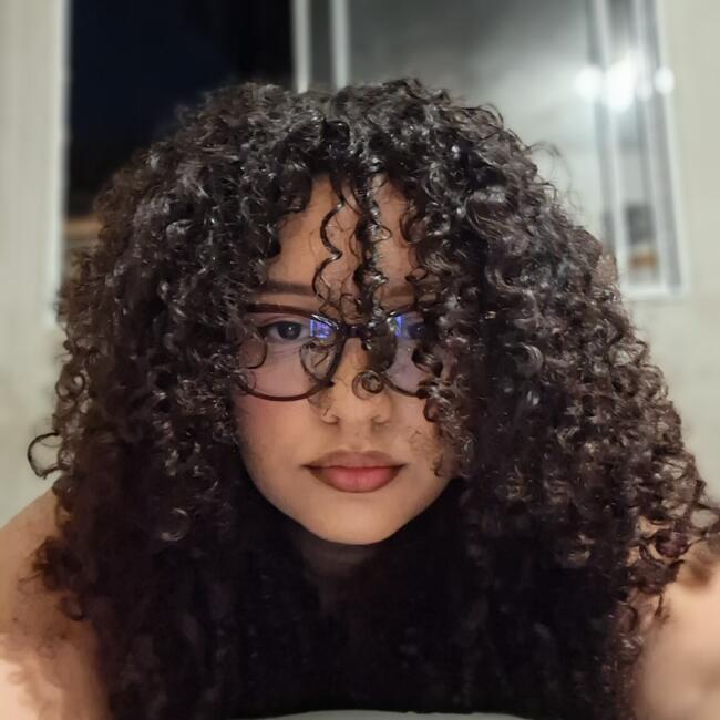 Babá em Betim: Júlia