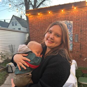 Babysitter in Milwaukee: Arianna