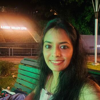 माता-पिता बम्बई: Nikisha