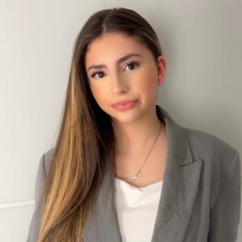Babysitter in Almere Stad: Hajar