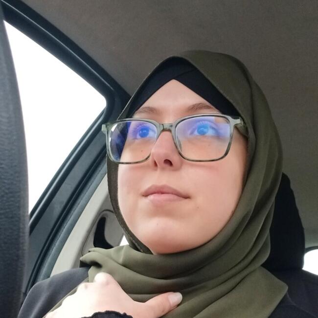 Babysitter in Belœil: Hajar