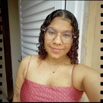 Babysitter in Patos de Minas: Débora