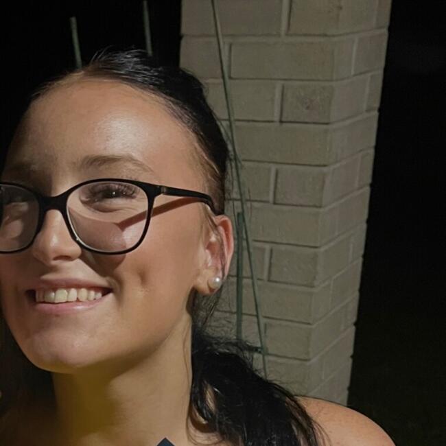 Babysitter in Brisbane: Mia