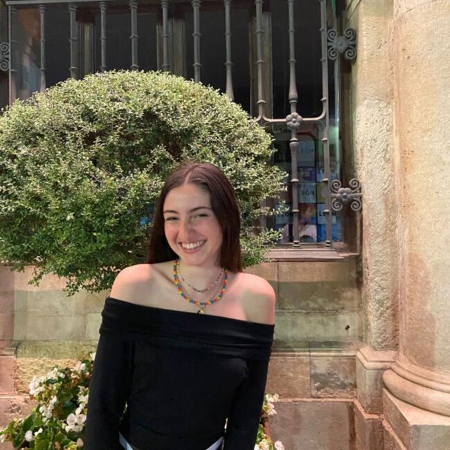 Babysitter in Vilecha: Sofía