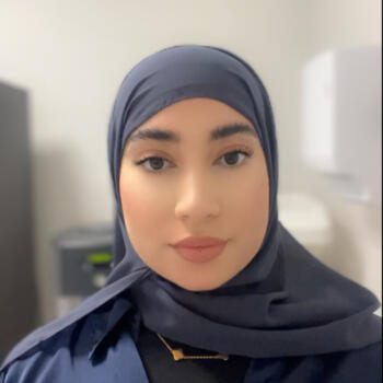 Babysitter in Völs: Dina